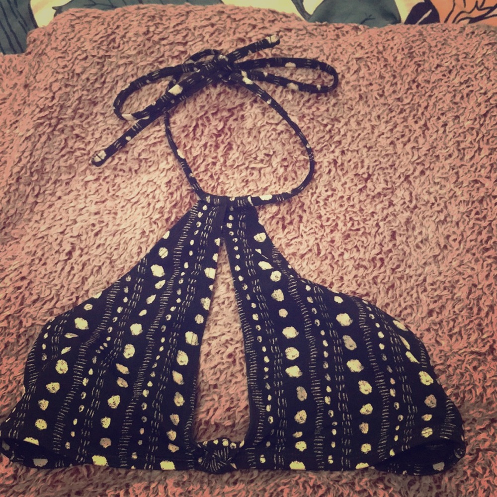 Great swim suit top! Brand new-tags still on.